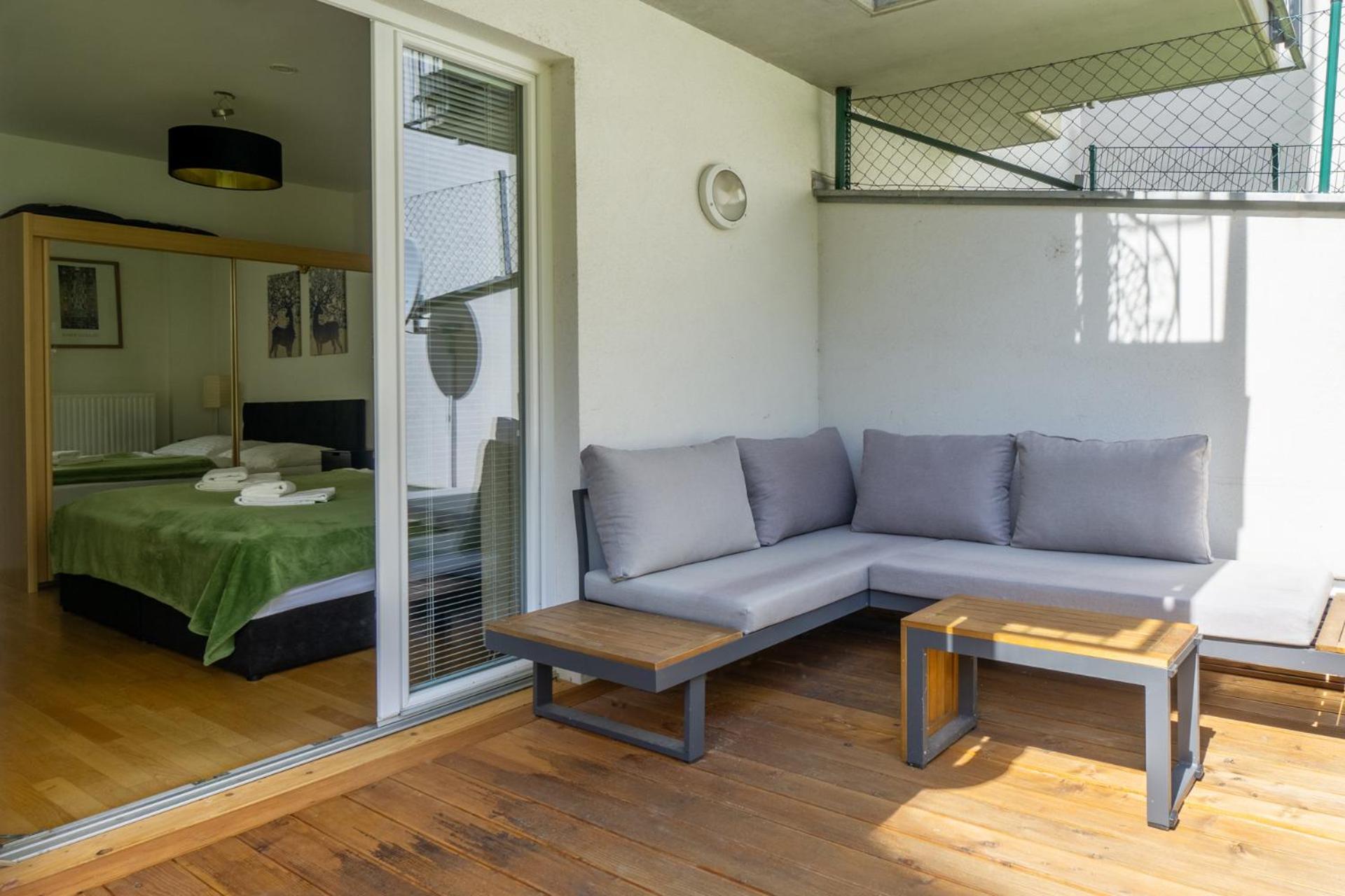 Apartment With Garden Close To Stadthalle, Westbahnhof Vienna Esterno foto